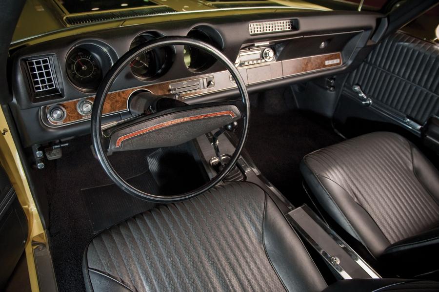 Торпедо Oldsmobile 442 W30 Convertible 1969 года  (фото 3 из 5)